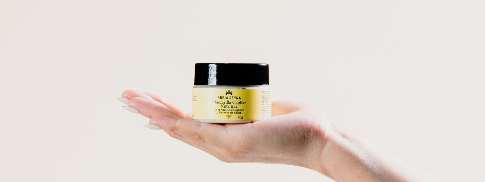 Nutrición que se siente: así es nuestra nueva Mascarilla Capilar con Miel
