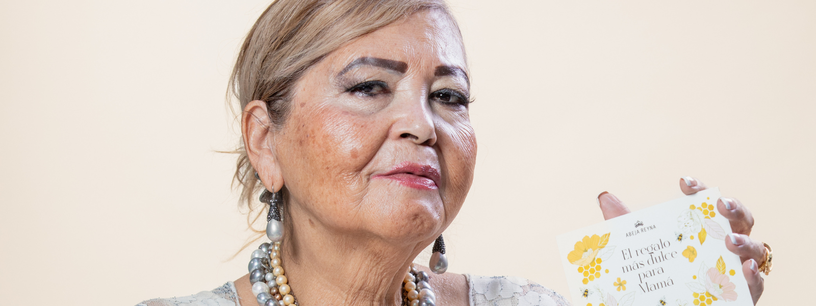 Hilda Elba Cortés: La historia de una madre que sembró un imperio con miel